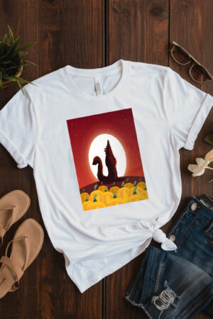 Angry Wolf Howling To The Moon In Scene Of Halloween T-Shirt