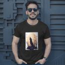 Fierce Wolf Howling At Moon In Halloween Scene T-Shirt