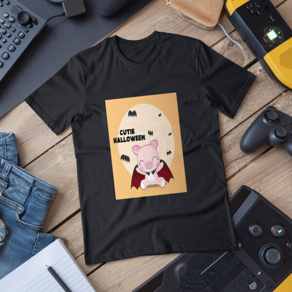 Flat  Animal Dracula Pig Illustration For Kids Cute Pig Character T-Shirt